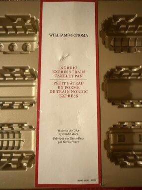 Williams-Sonoma Gold Train Cakelet Pan